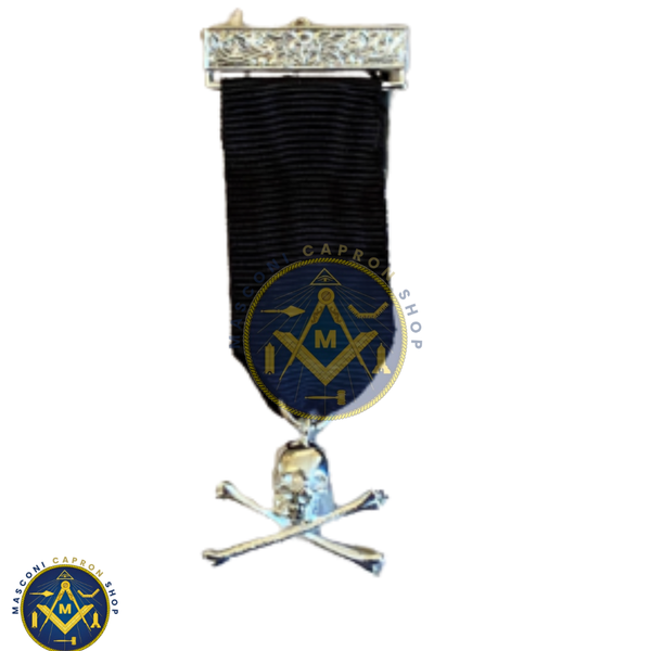 Scarlet Cord Third Grade Breast Jewel